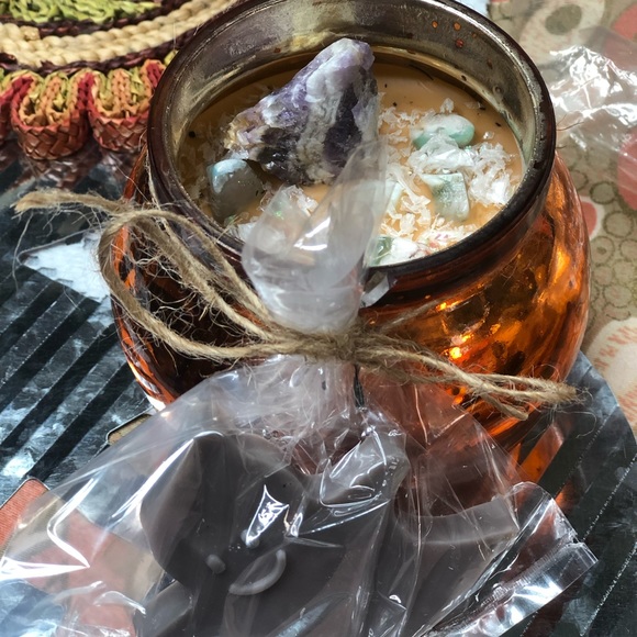 SOLD👻REIKI GHOST triple layered wax melt Hallows Heals Candles - Picture 4 of 5